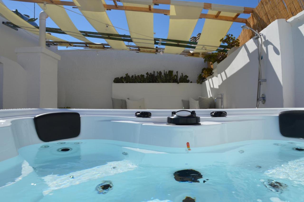 Ostuni 21Mqsuitehomes, Appartamento Con Mini Piscina Privata, Appartamenti Con Vasca Idromassaggio & Appartamenti Standard 奥斯图尼 外观 照片
