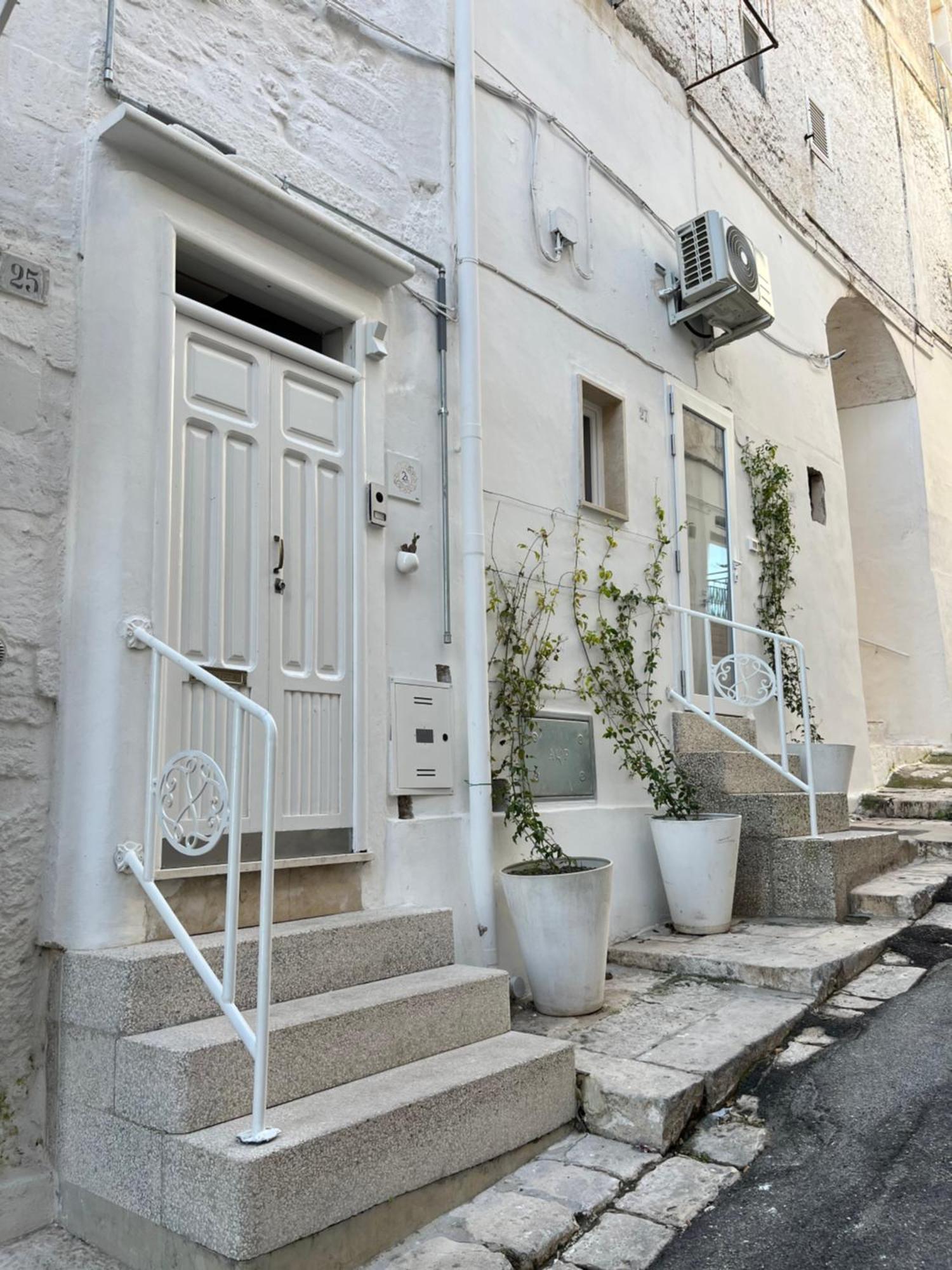 Ostuni 21Mqsuitehomes, Appartamento Con Mini Piscina Privata, Appartamenti Con Vasca Idromassaggio & Appartamenti Standard 奥斯图尼 外观 照片